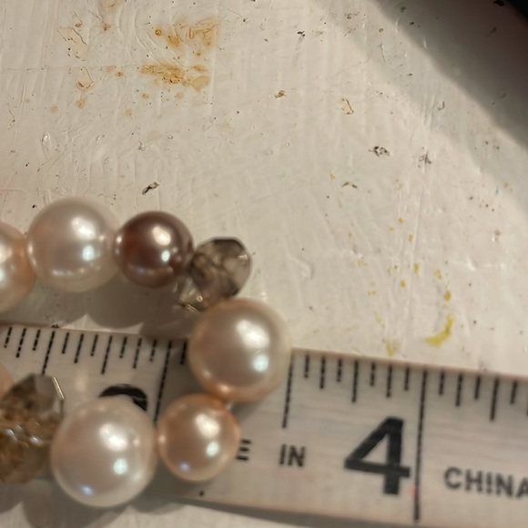 8” white, cream & pinkish round simulated pearl & beads stretch bangle bracelet - Picture 10 of 11